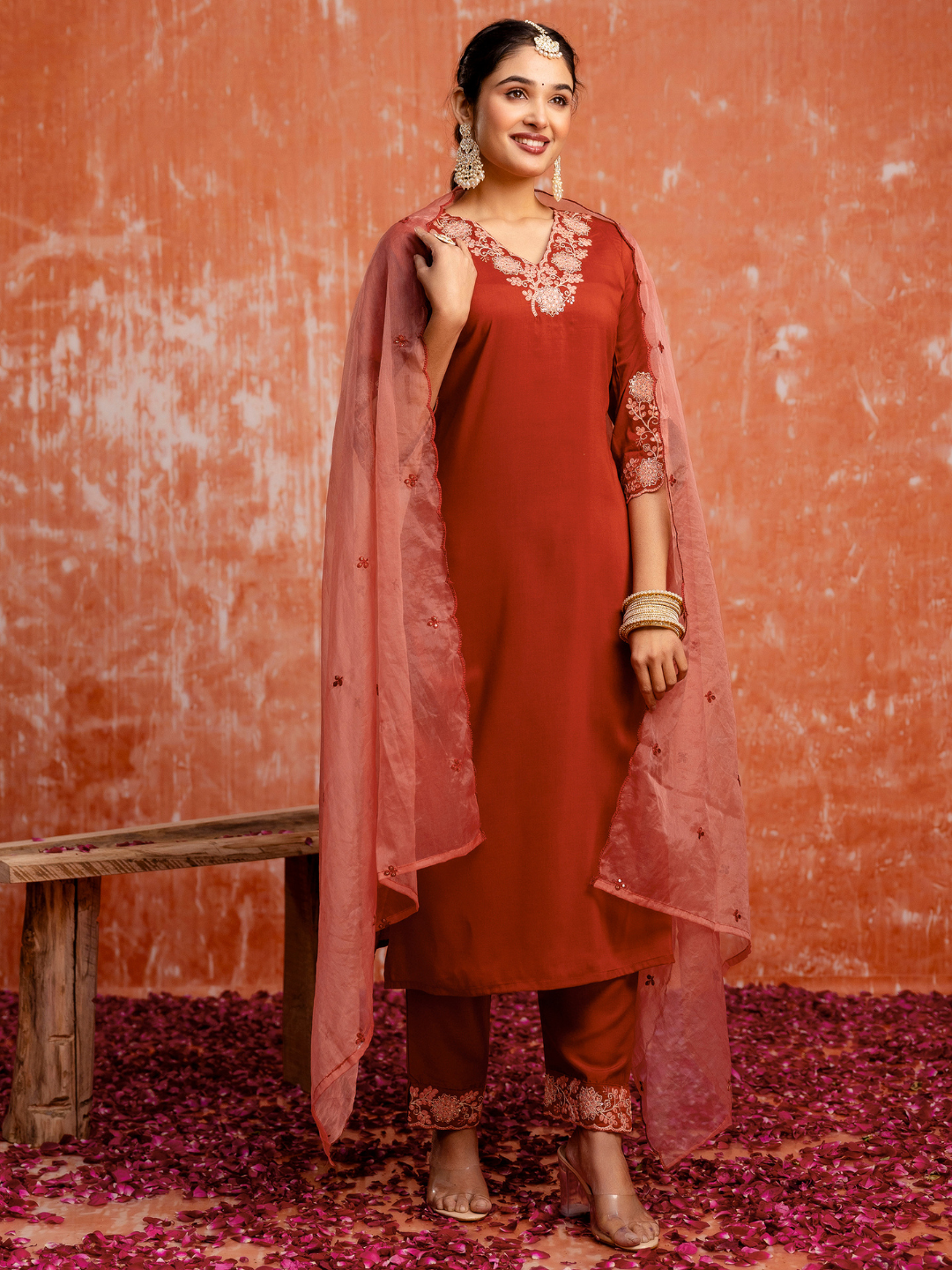 VredeVogel Women Kurta and Pant Sets Chanderi Silk Blend