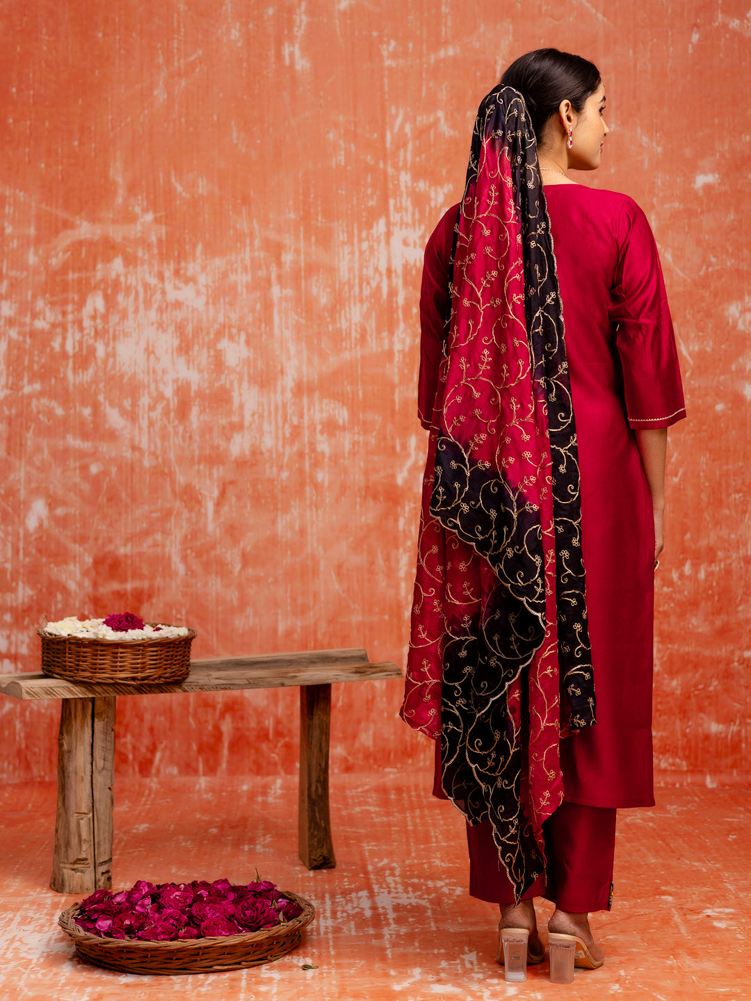 VredeVogel Women Silk Blend Kurta Pant Dupatta Set