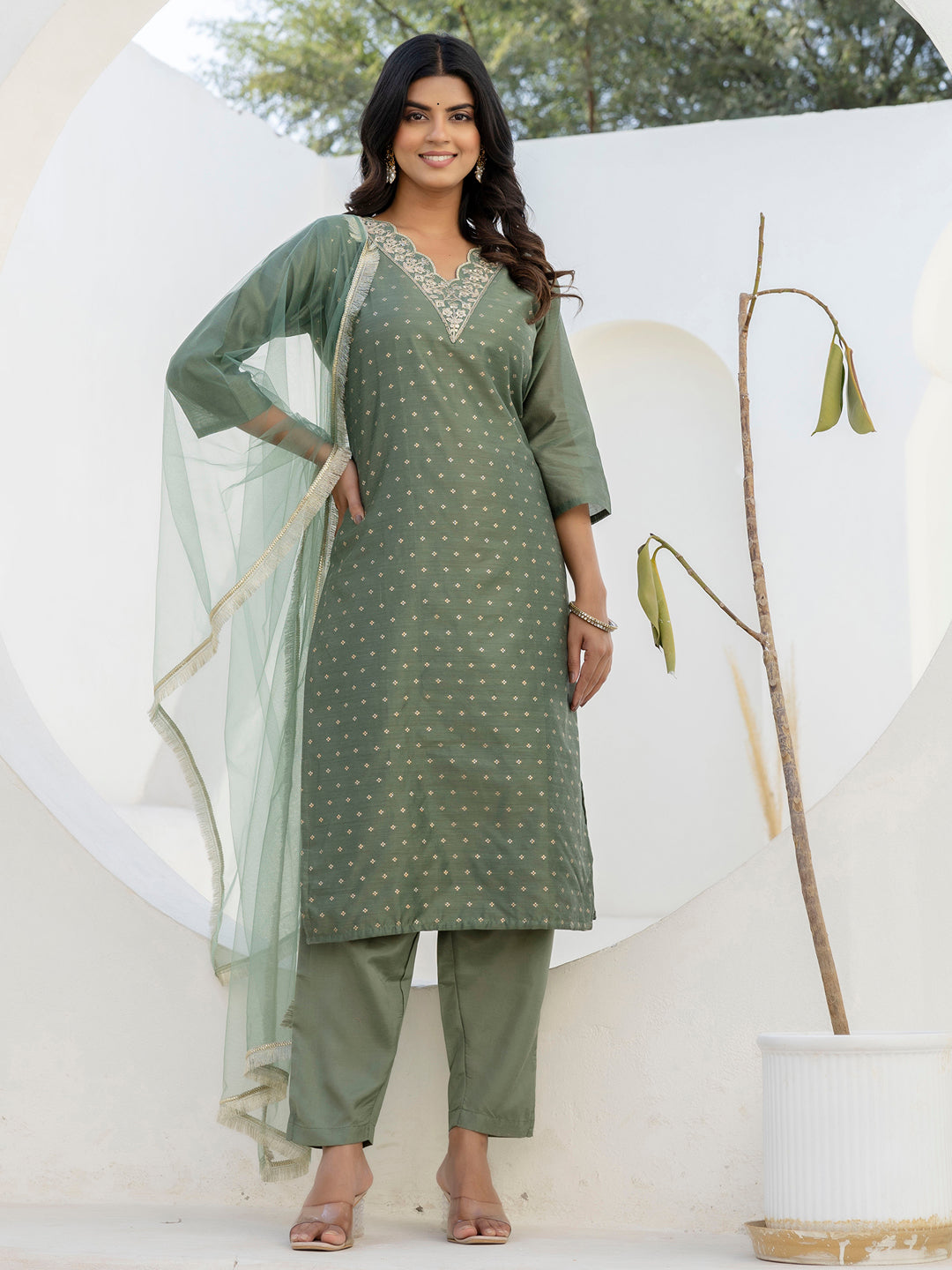 Akrita Women Silk Blend Kurta Pant Dupatta Set