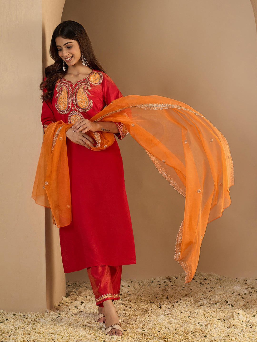 Sarayi Pink Silk Blend Straight Suit Set With Dupatta