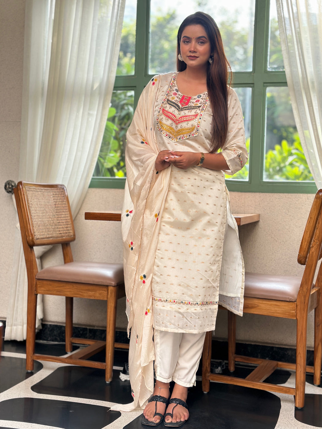 Sangini Off White Embroidered Chanderi Silk Kurta Set with Embroidered Dupatta
