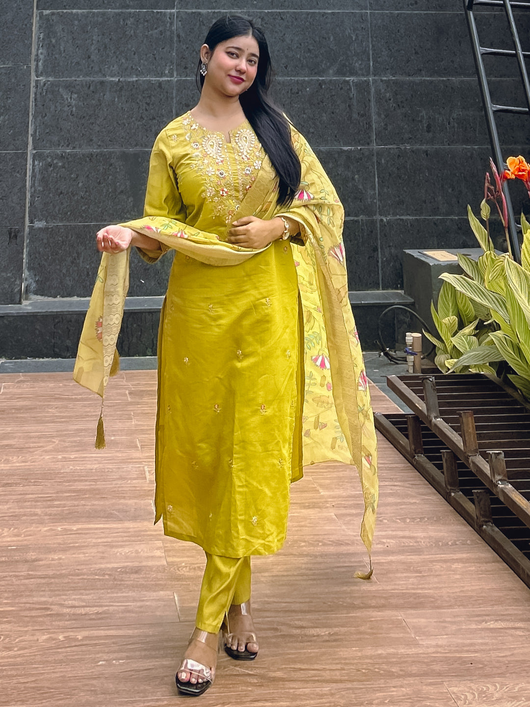 Rajvilas Parrot Green Viscose Rayon Kurta with Trousers & Dupatta Suits