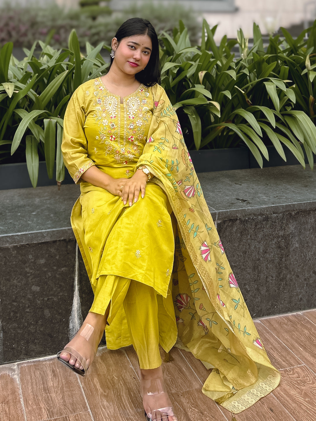 Rajvilas Parrot Green Viscose Rayon Kurta with Trousers & Dupatta Suits