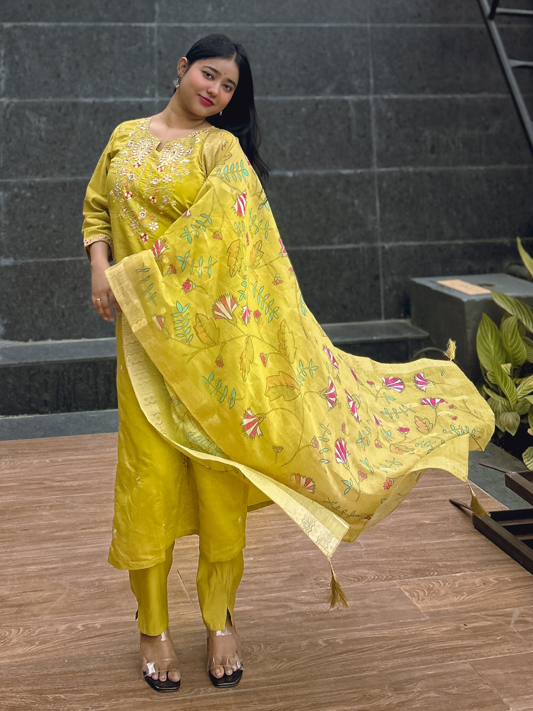 Rajvilas Parrot Green Viscose Rayon Kurta with Trousers & Dupatta Suits