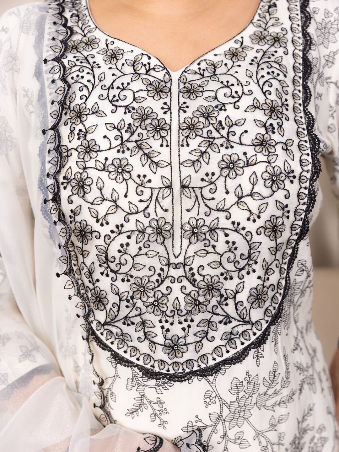 Vyomika Cream Silk Blend Kurta with Trousers & Dupatta Suits