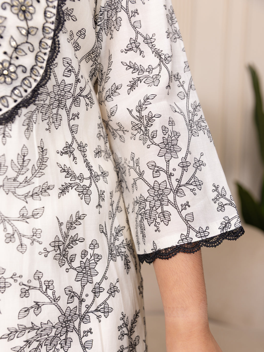 Vyomika Cream Silk Blend Kurta with Trousers & Dupatta Suits