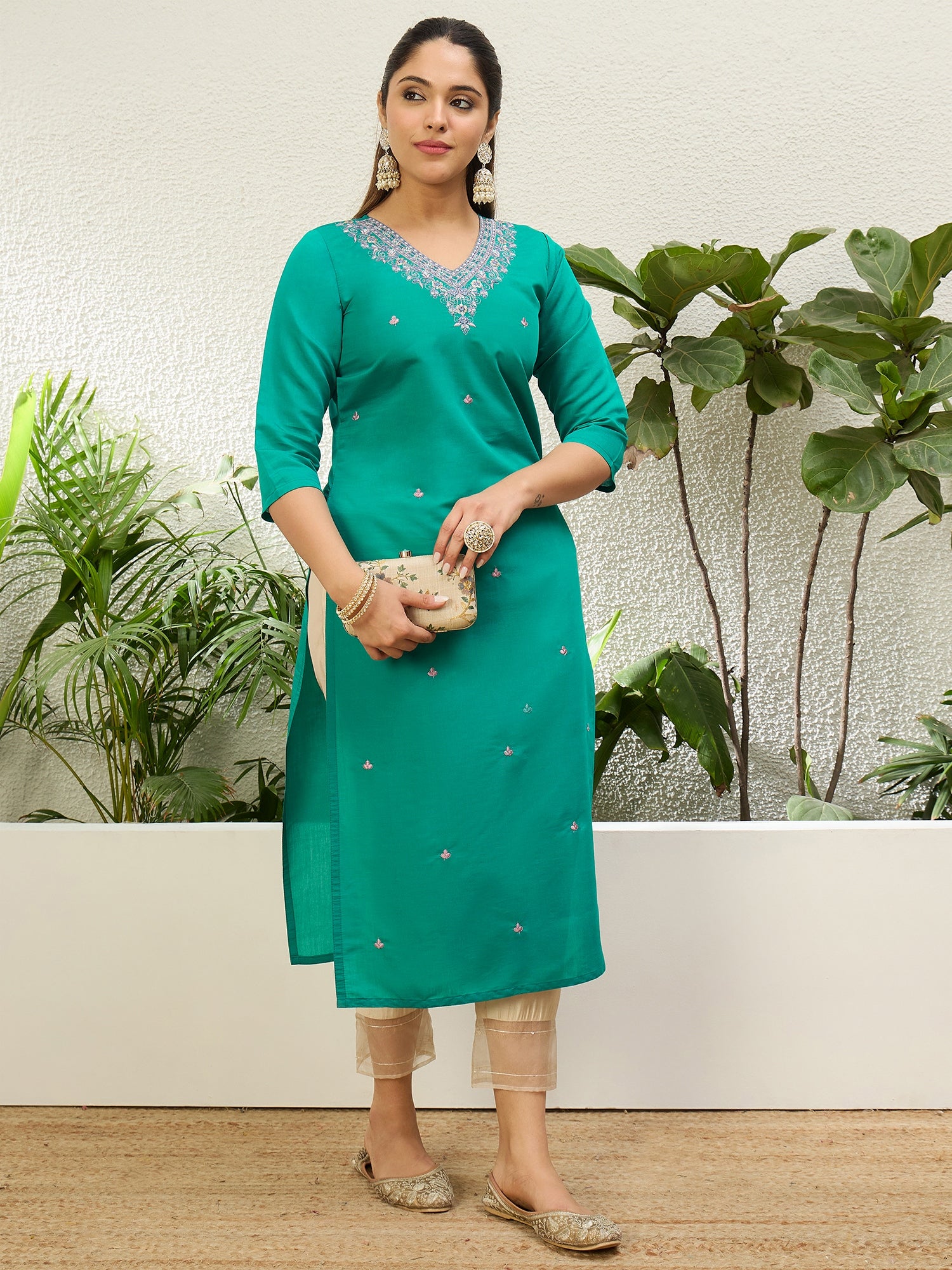 Naayika Rama Women Embroidered Silk Blend Straight Kurta