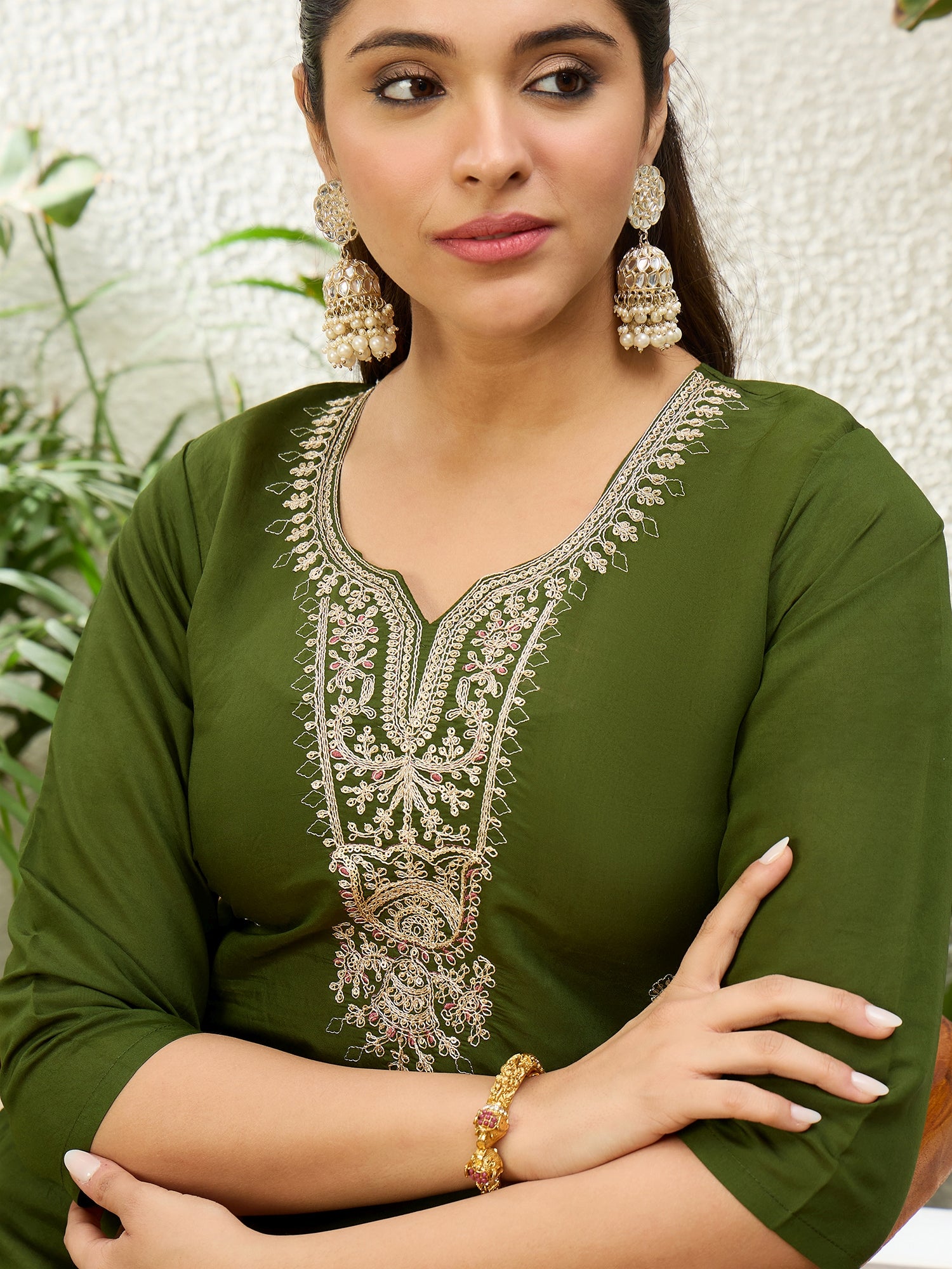 Bhavya Mehndi Women Embroidered Silk Blend Straight Kurta