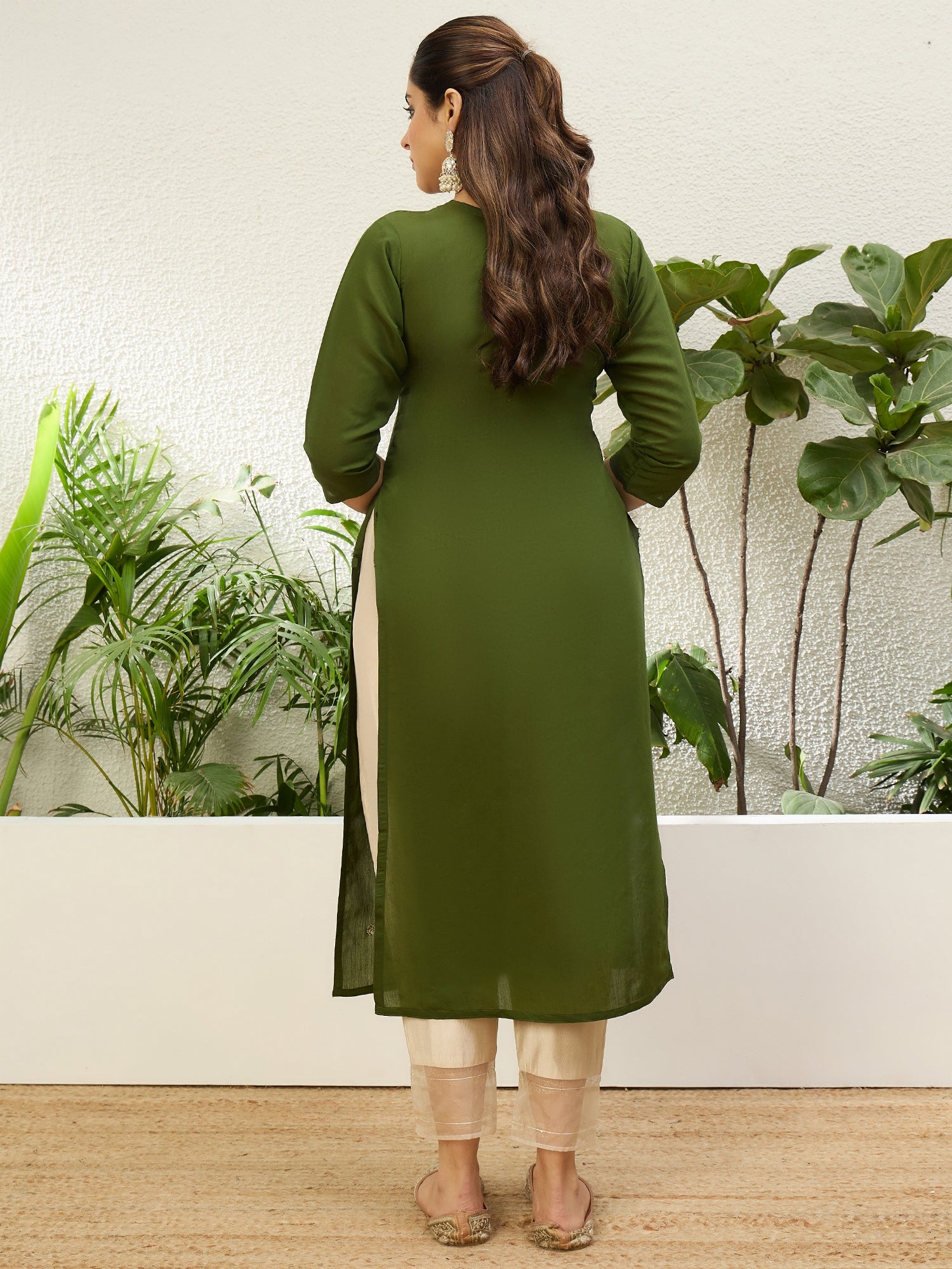 Bhavya Mehndi Women Embroidered Silk Blend Straight Kurta