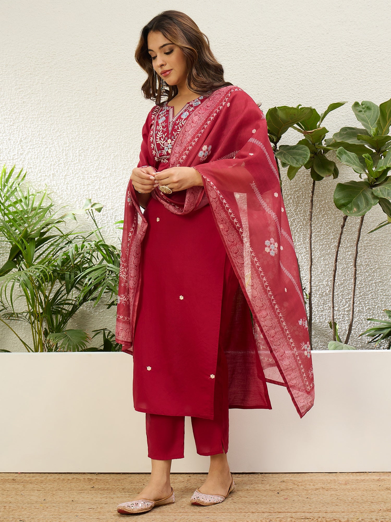 Siya Women's Maroon Silk Blend Embroidered Straight Kurta Set