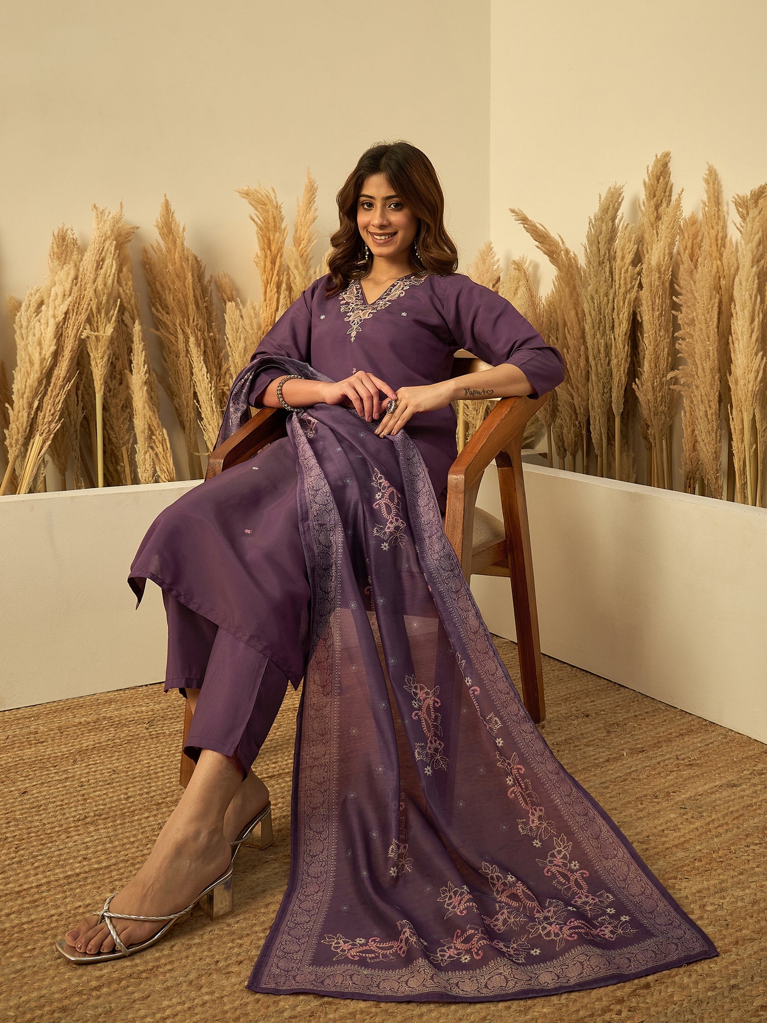 Rhea Women's Lavender Embroidered V-Neck Straight Kurta Set with Dupatta