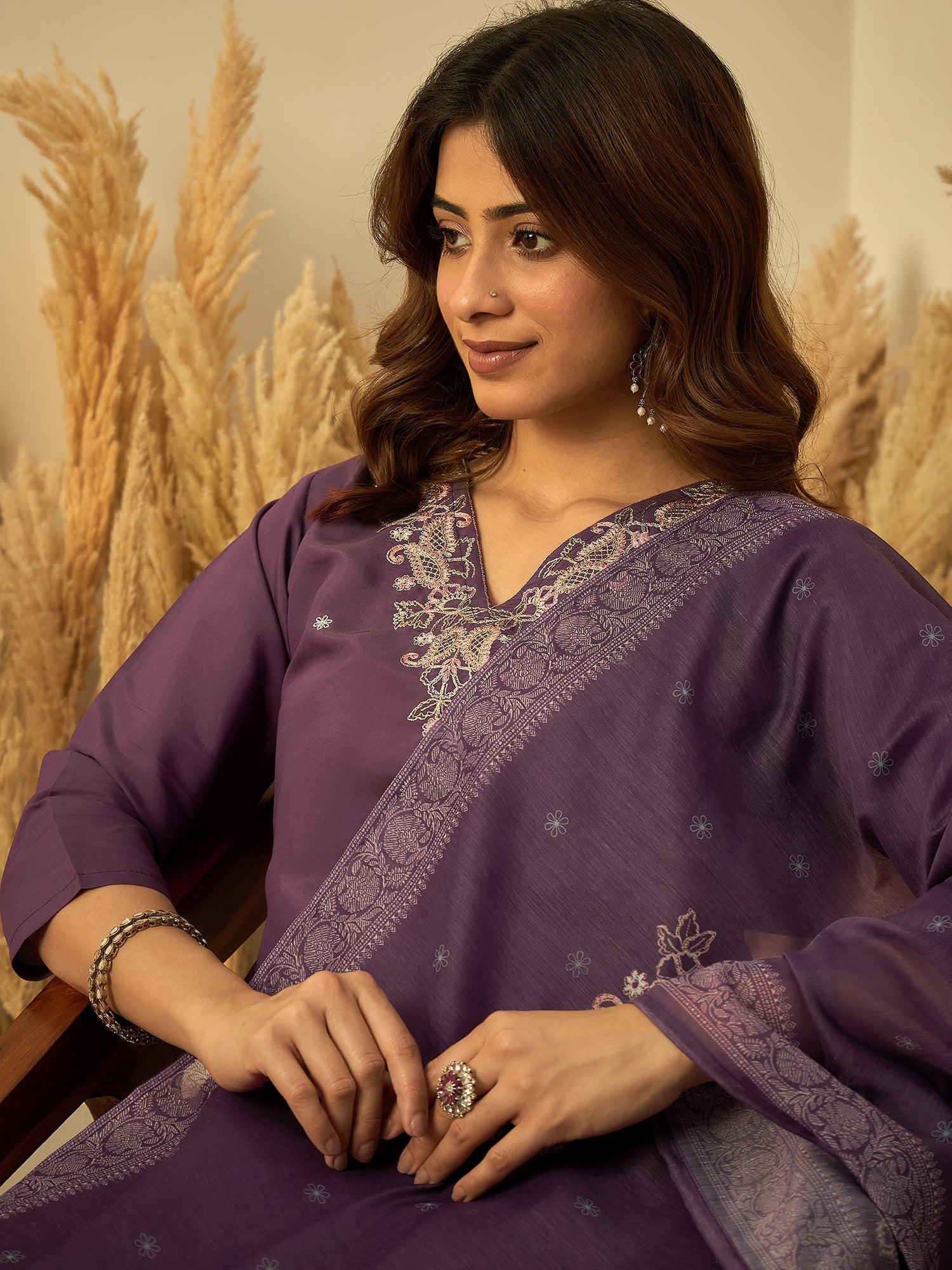 Rhea Women's Lavender Embroidered V-Neck Straight Kurta Set with Dupatta