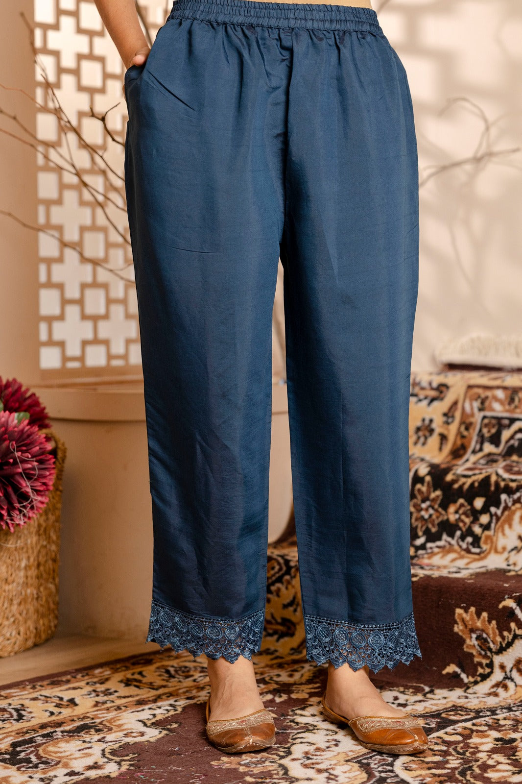 VredeVogel Women Kurta and Pant Sets Viscose Roman Silk Fabric
