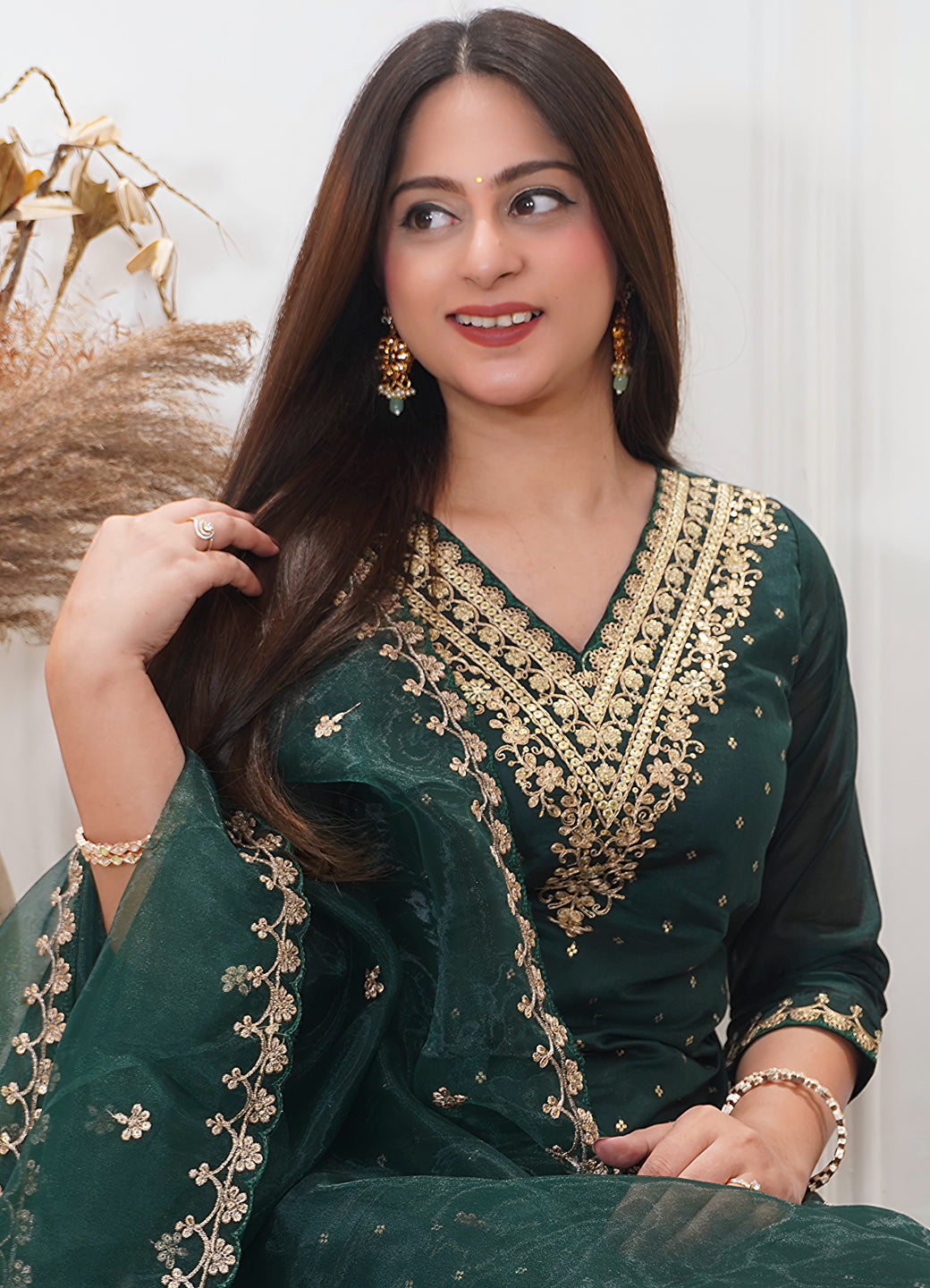 Vedhika Women’s Embroidered Chanderi Silk Kurta & Pant Set – Ready-to-Wear Festive Outfit