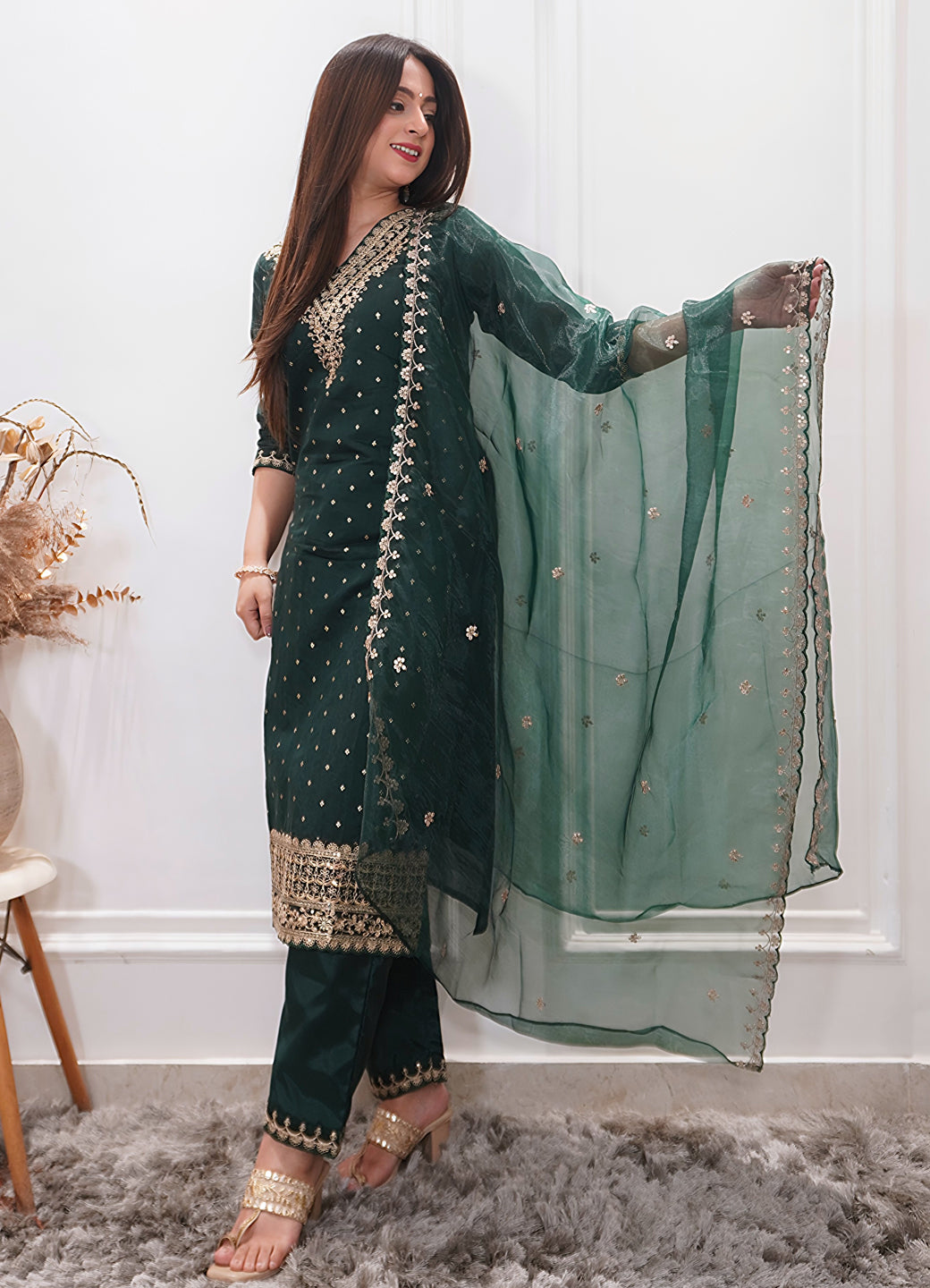 Vedhika Women’s Embroidered Chanderi Silk Kurta & Pant Set – Ready-to-Wear Festive Outfit