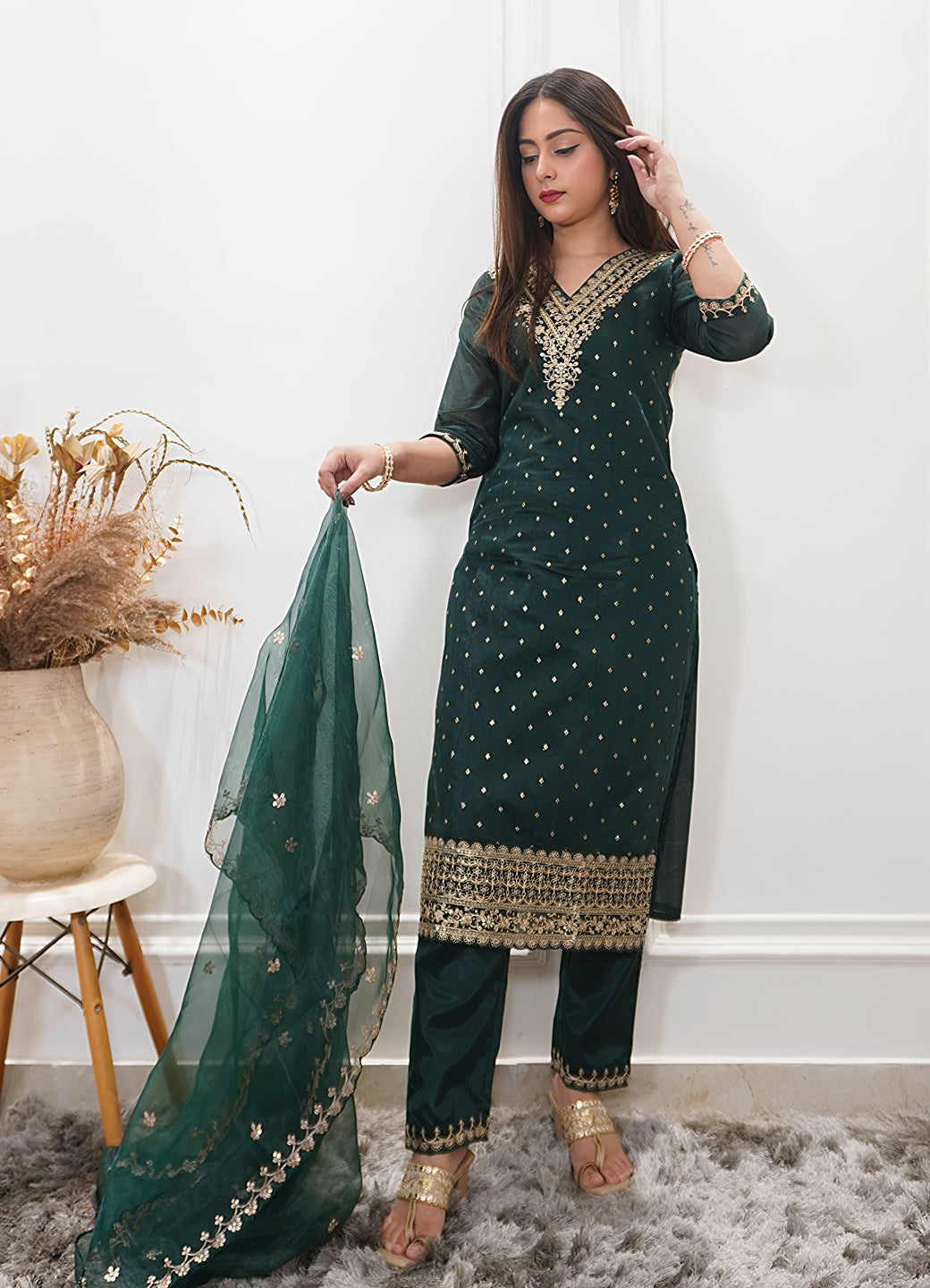 Vedhika Women’s Embroidered Chanderi Silk Kurta & Pant Set – Ready-to-Wear Festive Outfit