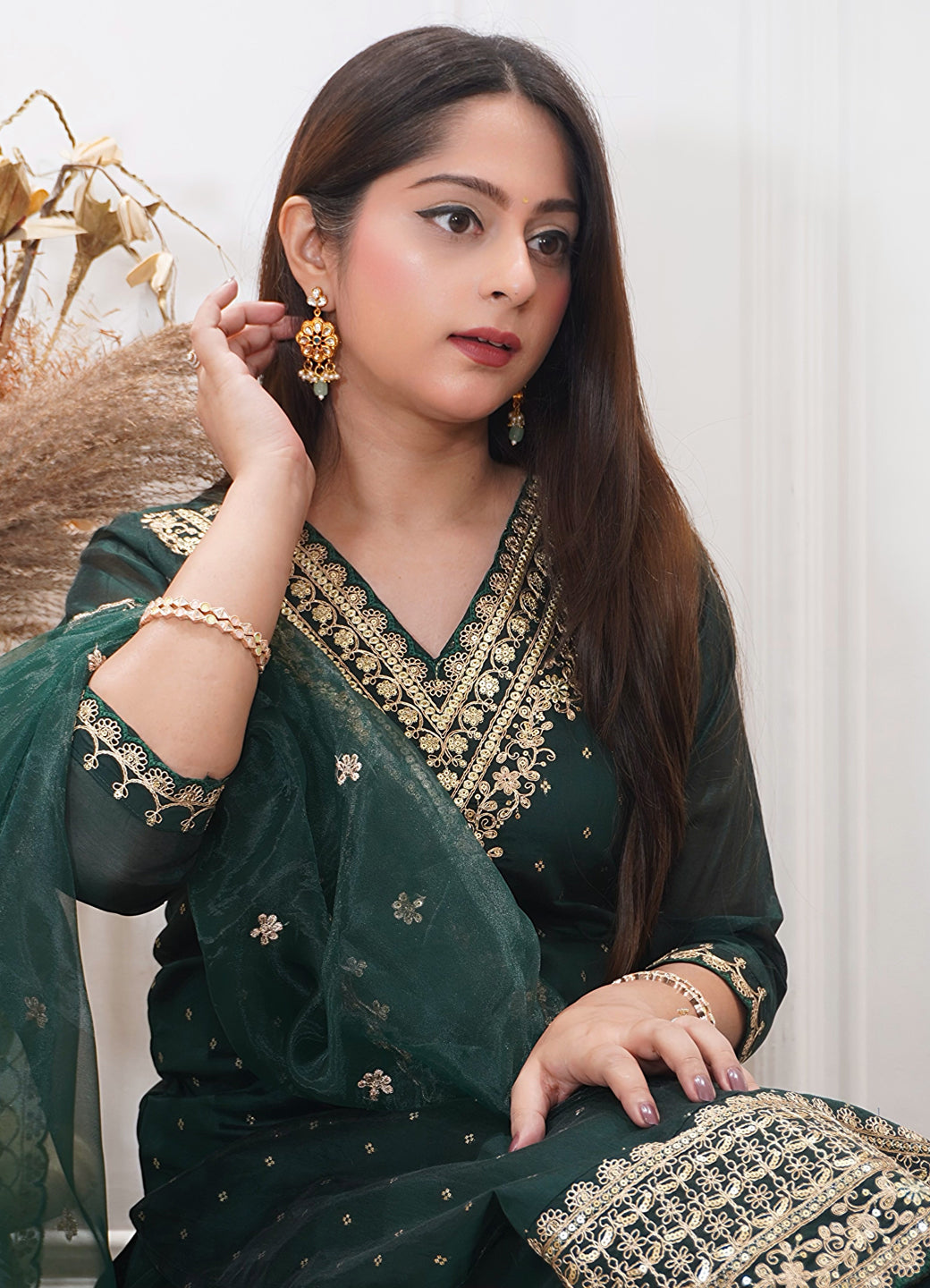 Vedhika Women’s Embroidered Chanderi Silk Kurta & Pant Set – Ready-to-Wear Festive Outfit